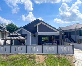Rumah Tok Wan Dee (House 4 Rooms) 2024
